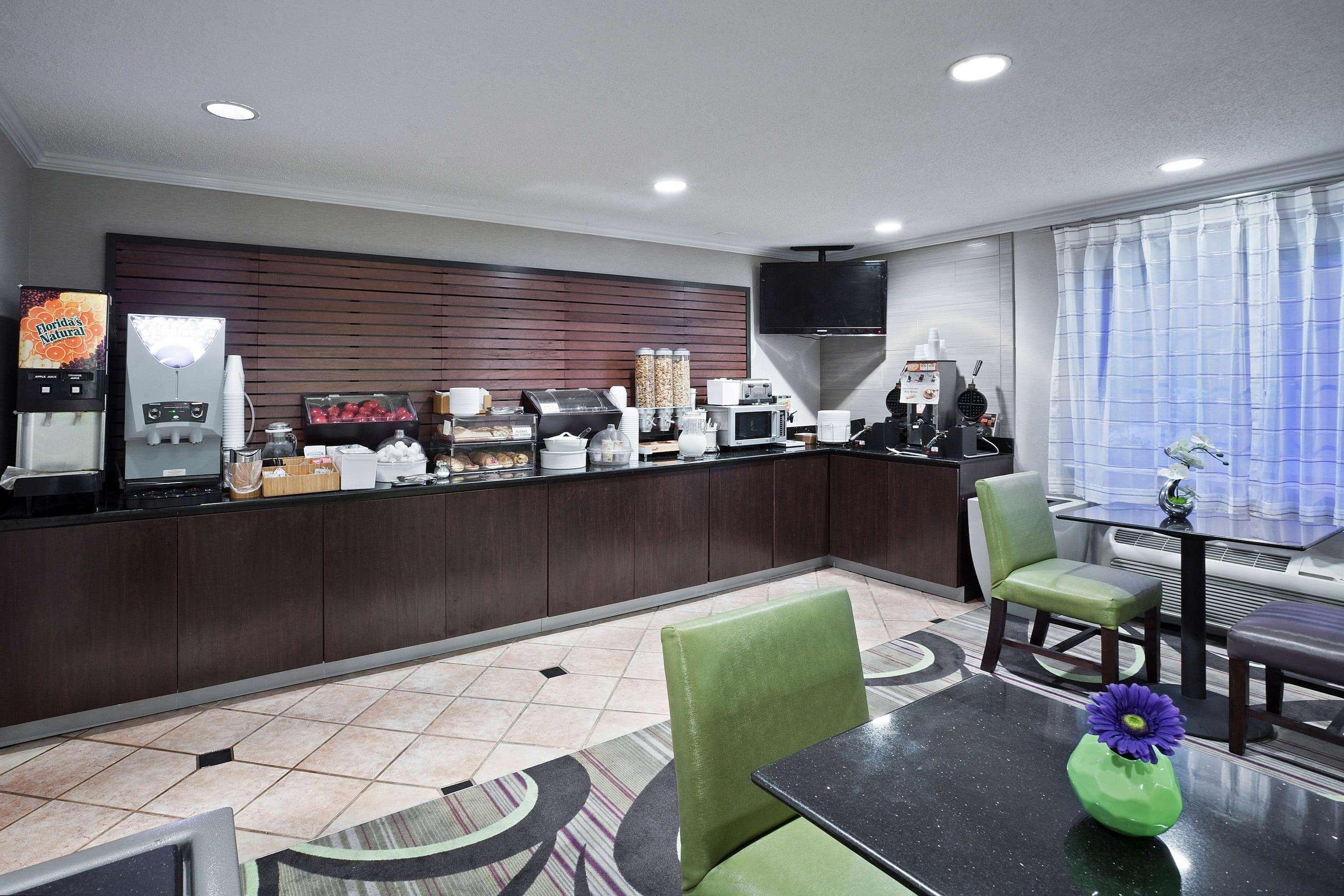 La Quinta By Wyndham Cleveland Macedonia Hotel Buitenkant foto